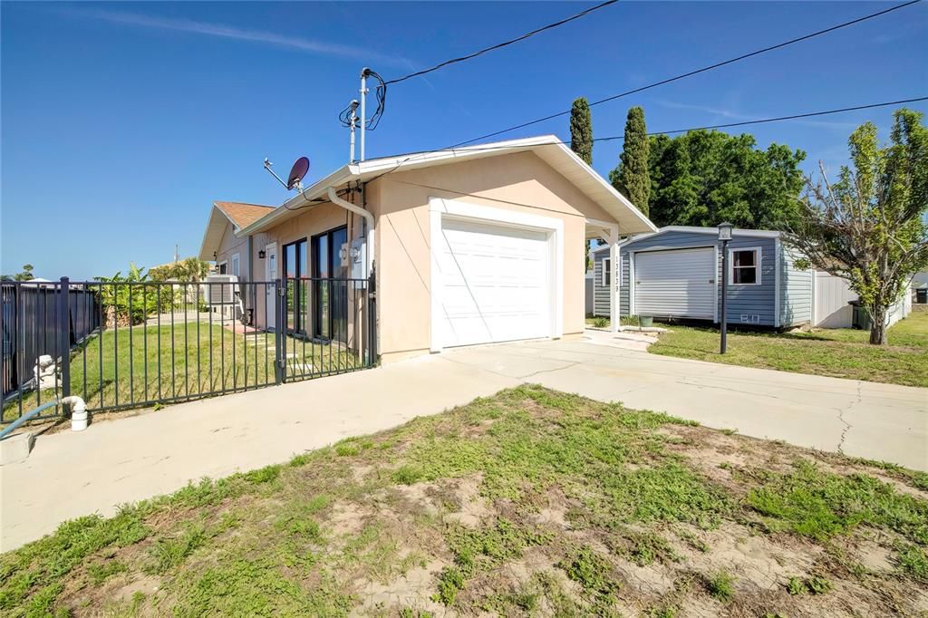 For Sale: $539,000 (2 beds, 2 baths, 1064 Square Feet)