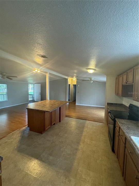 Recently Rented: $1,850 (3 beds, 2 baths, 1344 Square Feet)