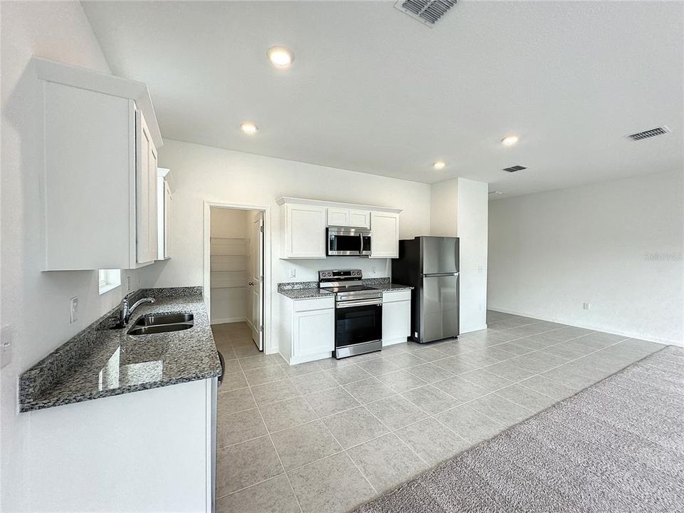 Active With Contract: $309,990 (3 beds, 2 baths, 1589 Square Feet)