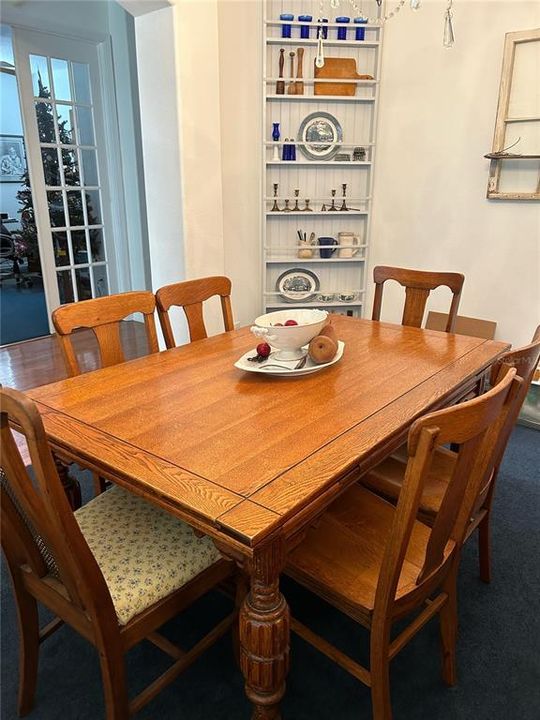 dining room with built-in plate rack
