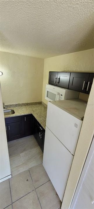For Rent: $1,200 (1 beds, 1 baths, 275 Square Feet)