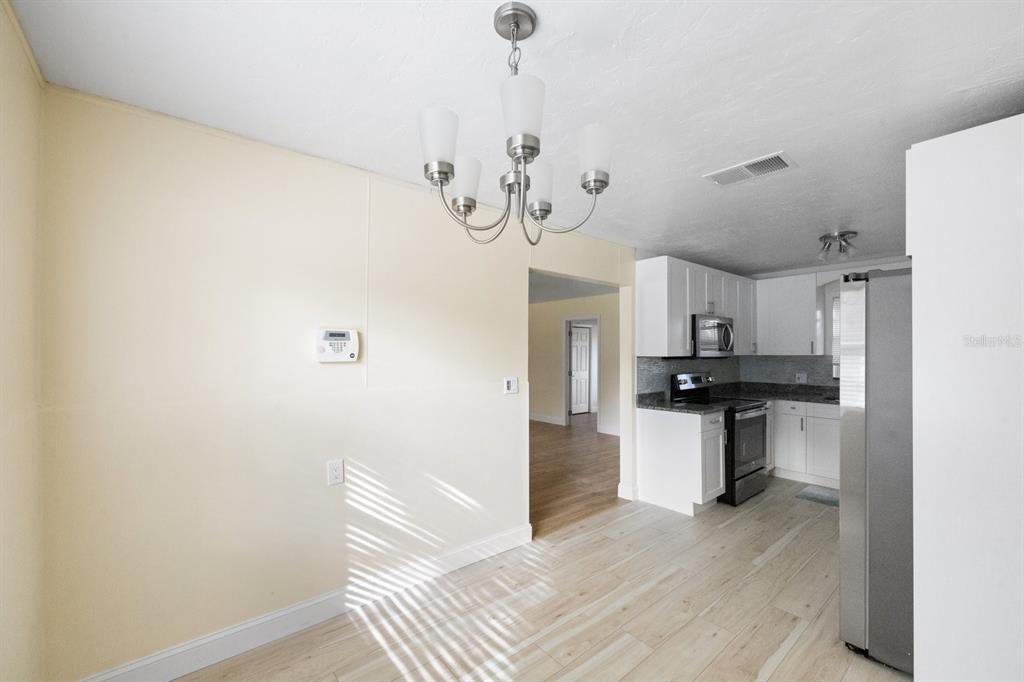 Active With Contract: $345,000 (3 beds, 2 baths, 1325 Square Feet)