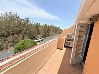 En Venta: $930,000 (3 camas, 2 baños, 2650 Pies cuadrados)