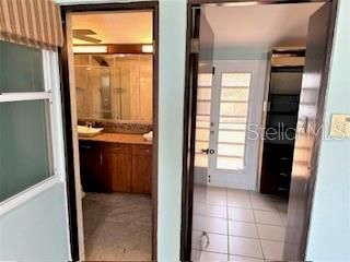 En Venta: $930,000 (3 camas, 2 baños, 2650 Pies cuadrados)