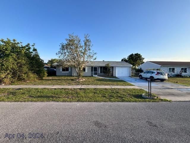 Active With Contract: $224,900 (3 beds, 2 baths, 1275 Square Feet)