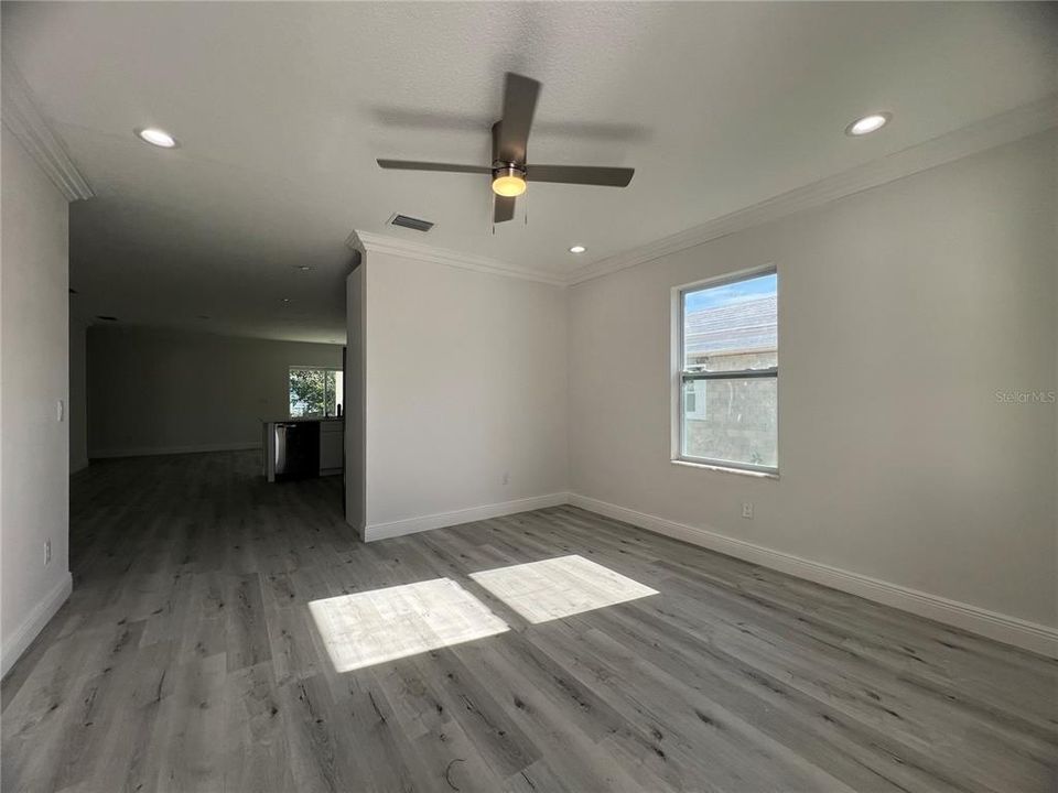 For Sale: $335,900 (3 beds, 2 baths, 1584 Square Feet)