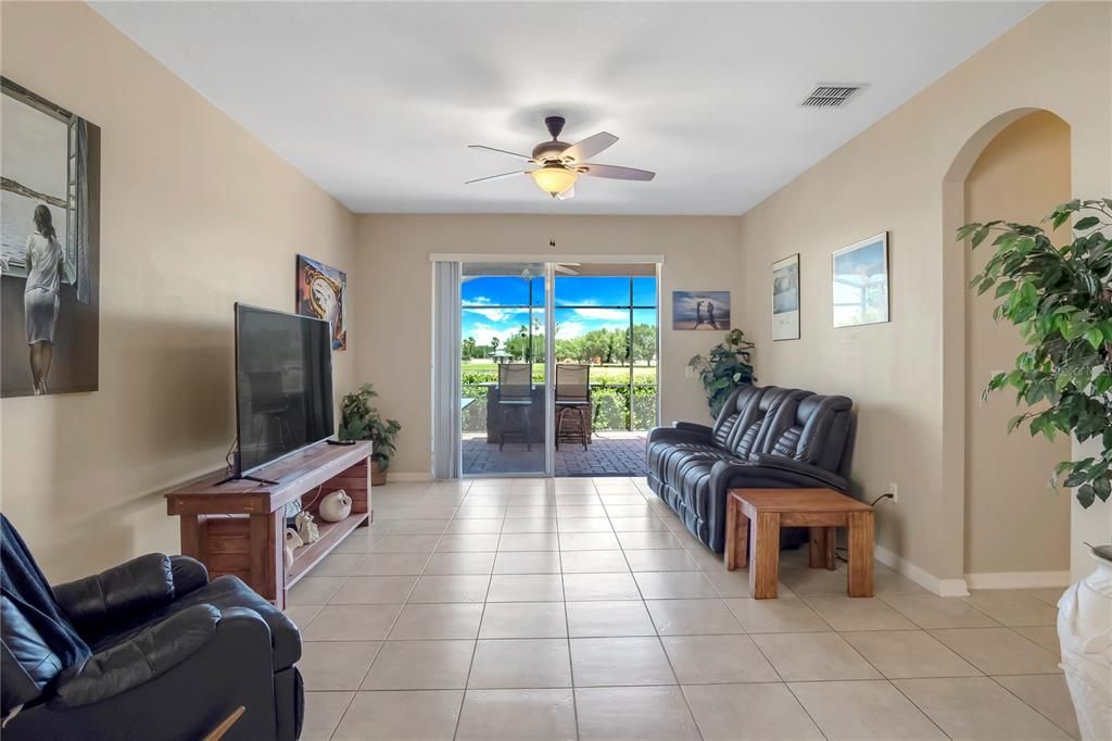 Recently Sold: $525,000 (4 beds, 2 baths, 1956 Square Feet)