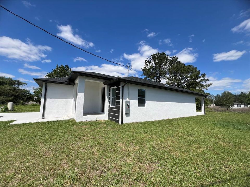 Active With Contract: $345,000 (3 beds, 2 baths, 1584 Square Feet)