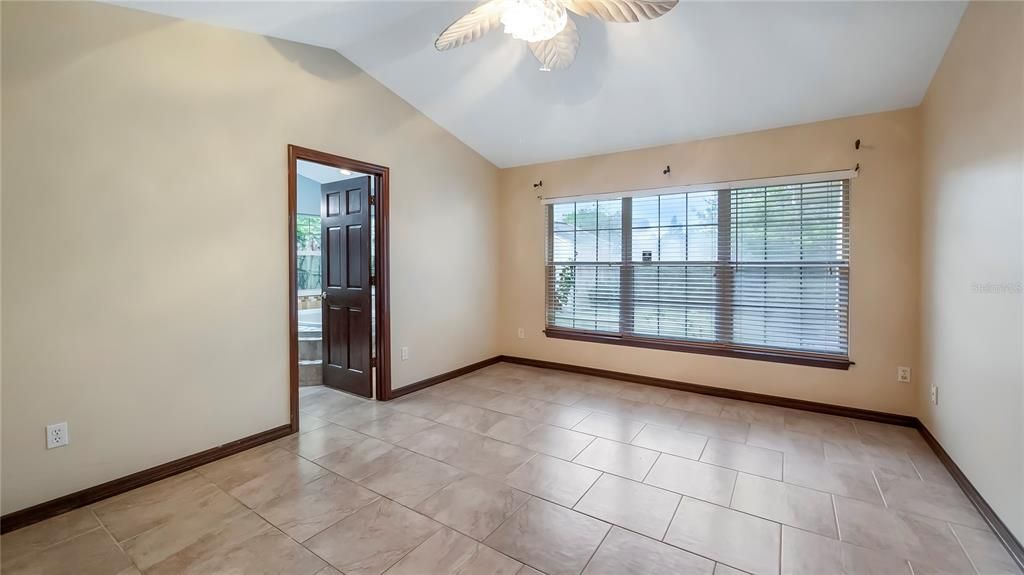 Recently Sold: $450,000 (3 beds, 2 baths, 1767 Square Feet)