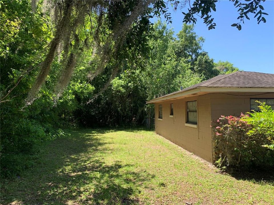 For Sale: $185,000 (3 beds, 2 baths, 1890 Square Feet)