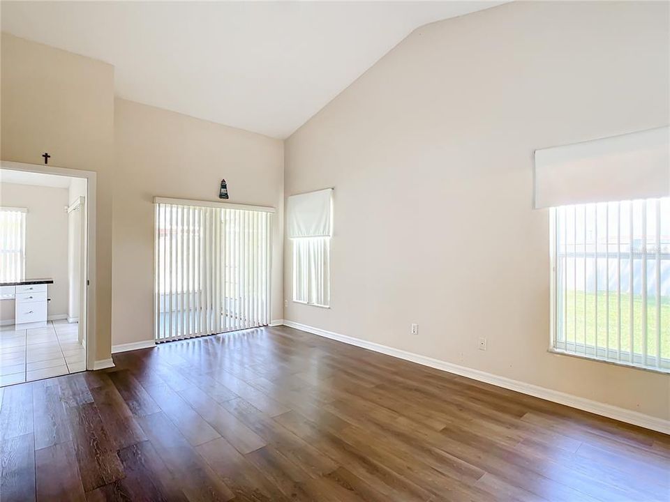 Active With Contract: $449,500 (3 beds, 2 baths, 1810 Square Feet)