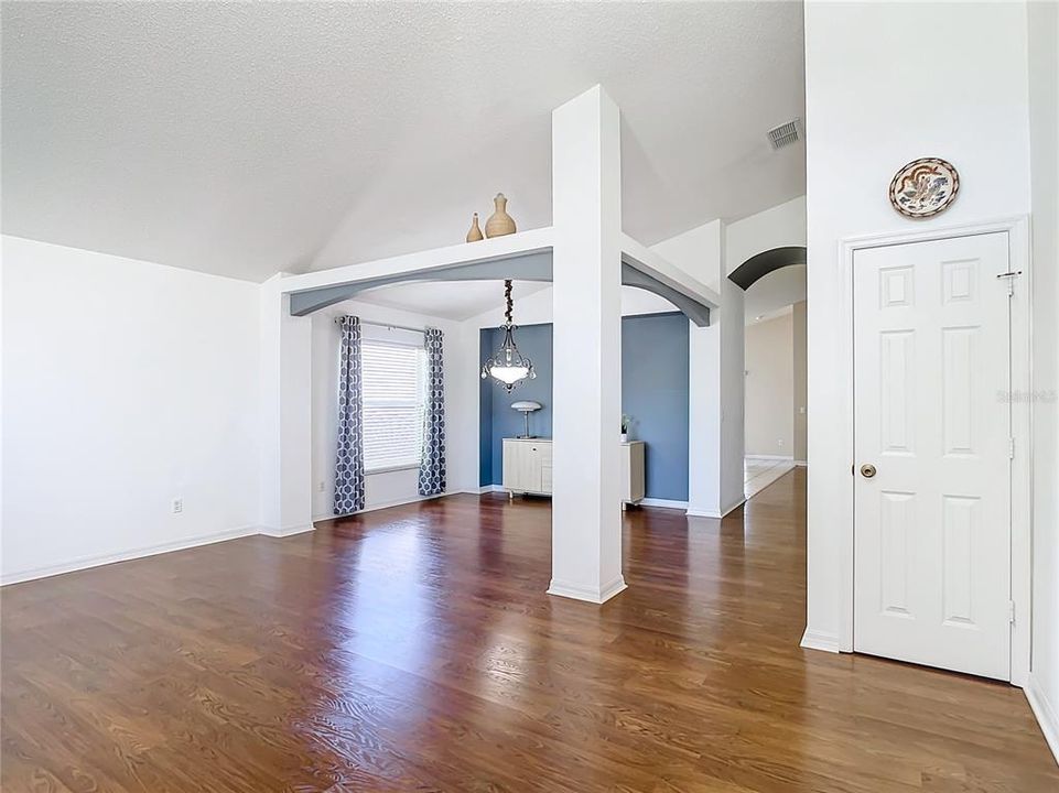 Active With Contract: $449,500 (3 beds, 2 baths, 1810 Square Feet)