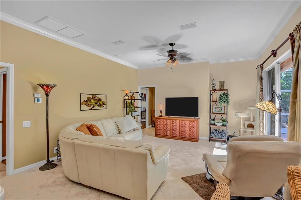 For Sale: $800,000 (4 beds, 3 baths, 2611 Square Feet)