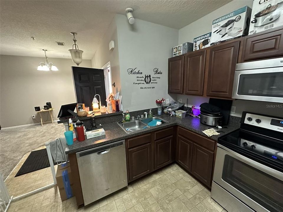 For Sale: $155,000 (3 beds, 2 baths, 1157 Square Feet)