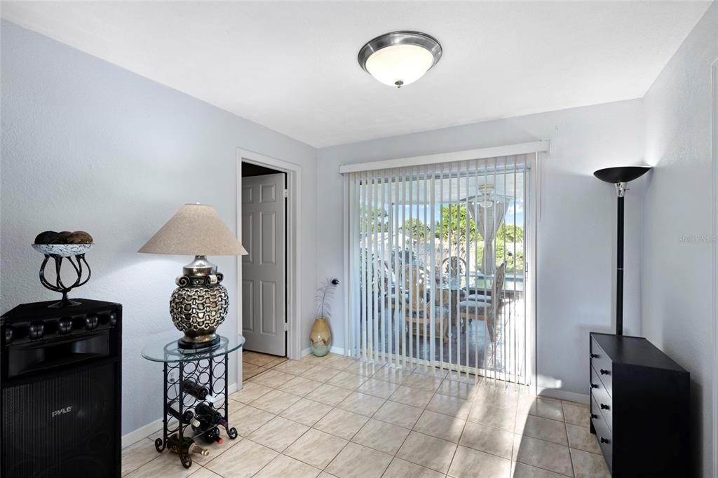 For Sale: $549,900 (3 beds, 2 baths, 1664 Square Feet)