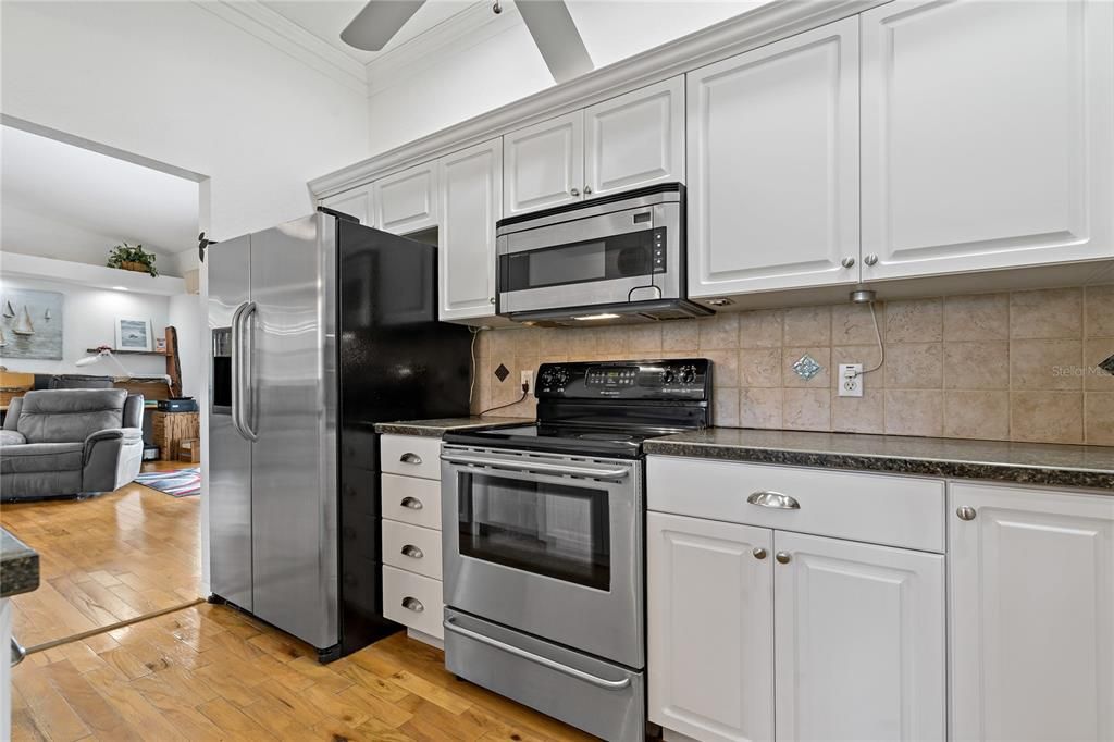 For Sale: $429,000 (3 beds, 2 baths, 1726 Square Feet)