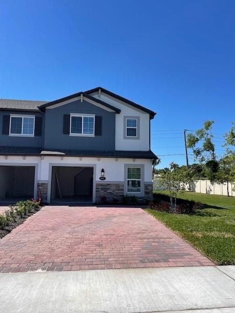 Recently Sold: $427,155 (4 beds, 3 baths, 1769 Square Feet)
