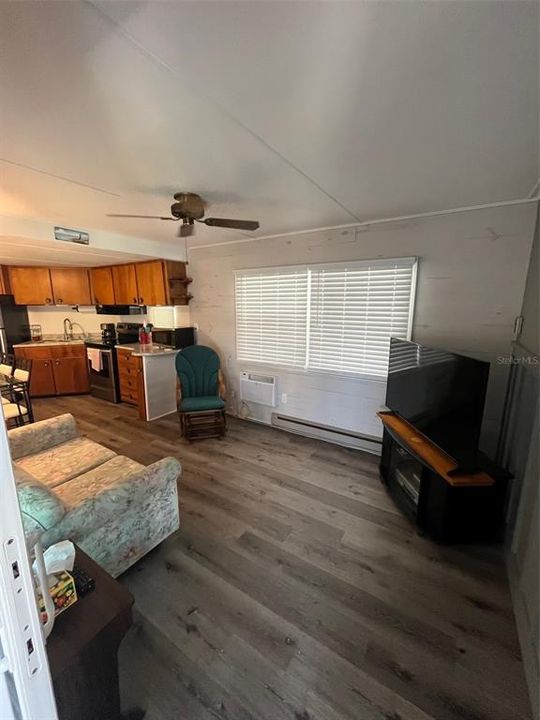 For Sale: $124,900 (3 beds, 2 baths, 890 Square Feet)