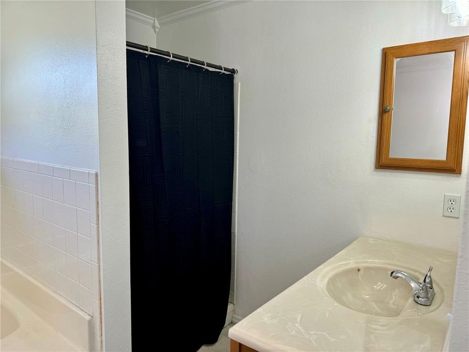 待售: $560,000 (4 贝兹, 2 浴室, 1680 平方英尺)