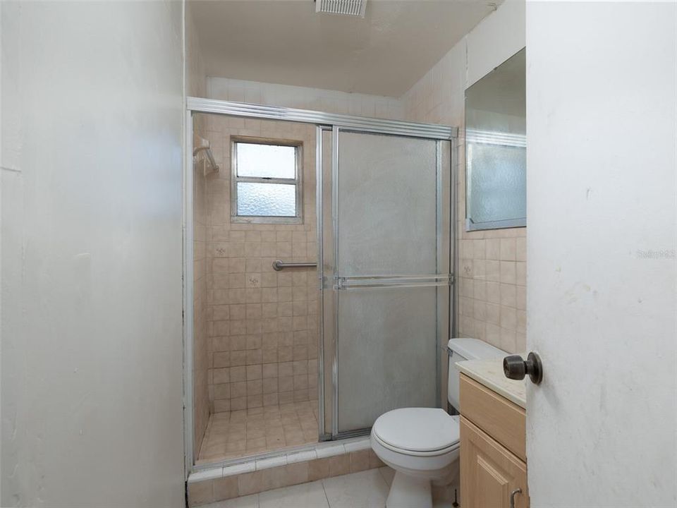 待售: $248,000 (4 贝兹, 3 浴室, 2344 平方英尺)