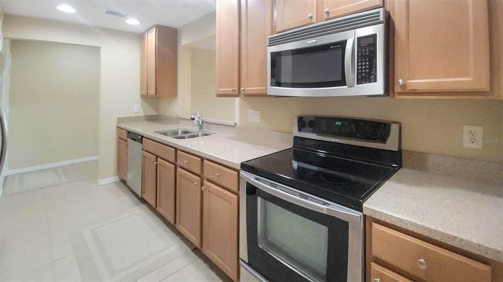 For Rent: $2,399 (3 beds, 2 baths, 1381 Square Feet)