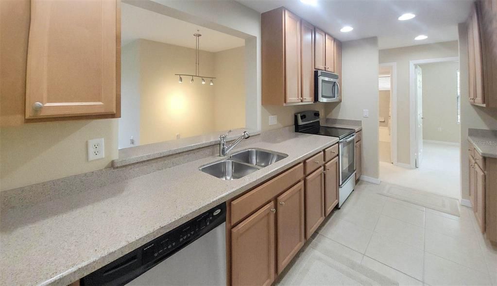 For Rent: $2,399 (3 beds, 2 baths, 1381 Square Feet)