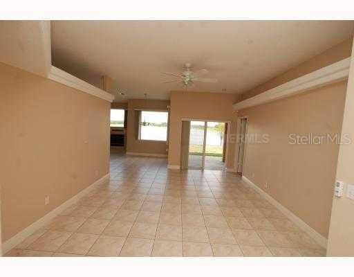For Rent: $2,000 (3 beds, 2 baths, 1872 Square Feet)