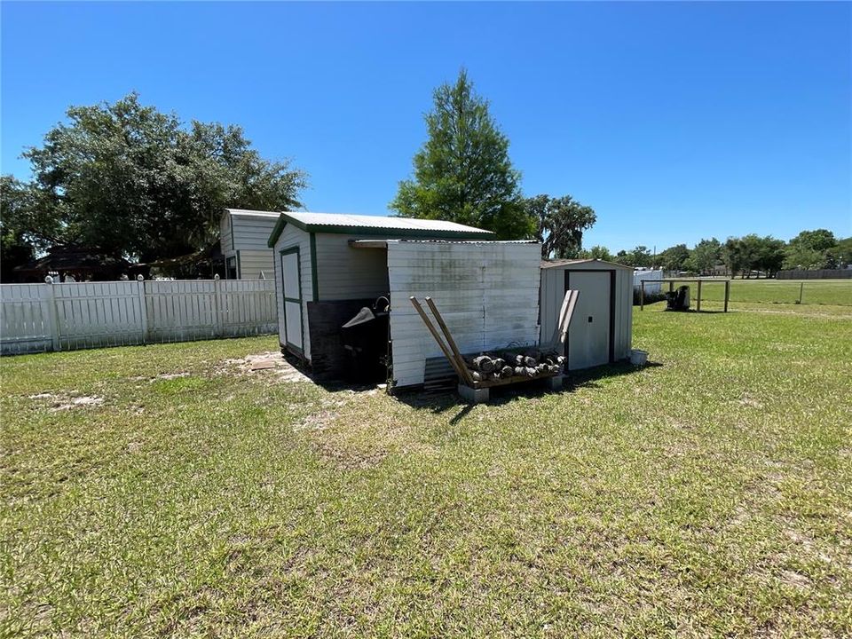 For Sale: $325,000 (3 beds, 2 baths, 1836 Square Feet)