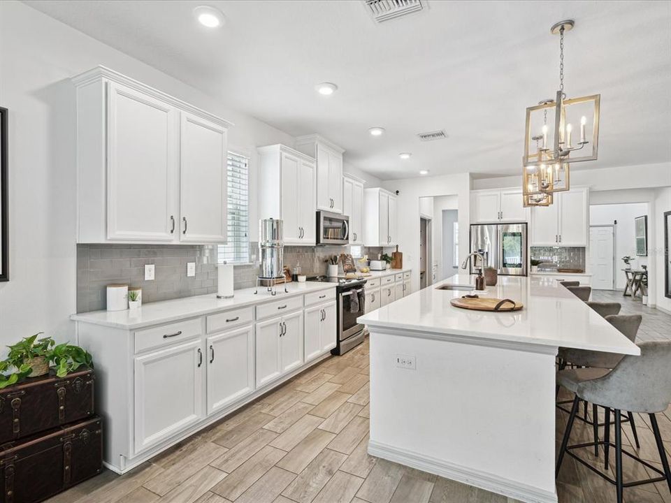 Active With Contract: $579,900 (4 beds, 2 baths, 2989 Square Feet)