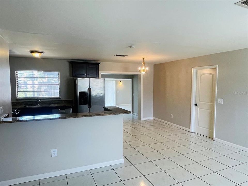 For Rent: $2,195 (4 beds, 2 baths, 1668 Square Feet)