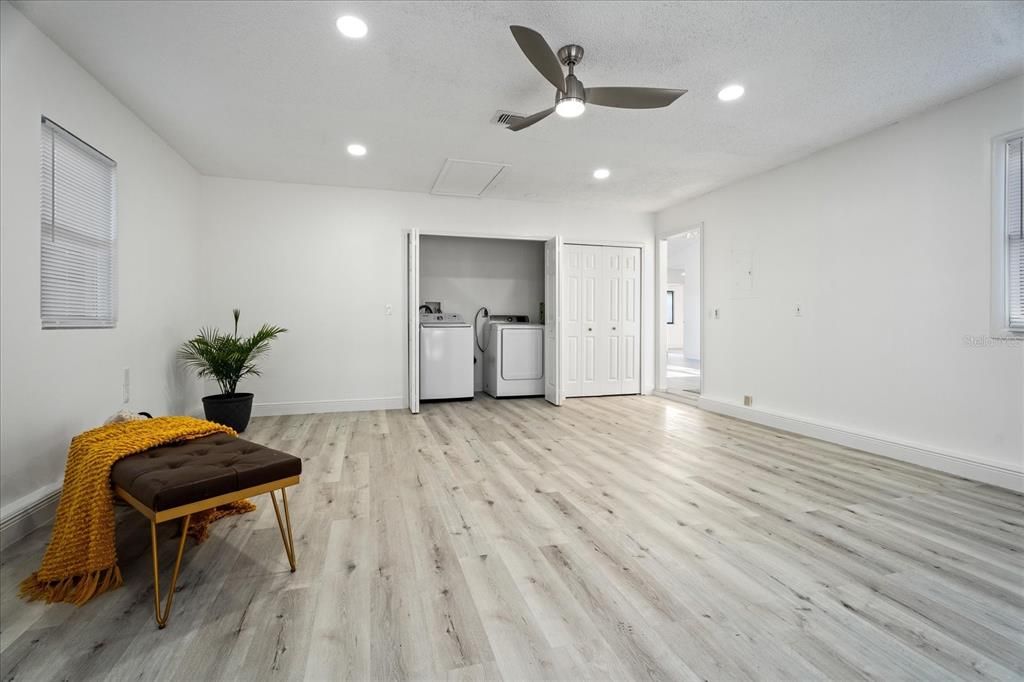 Active With Contract: $325,000 (3 beds, 2 baths, 1590 Square Feet)