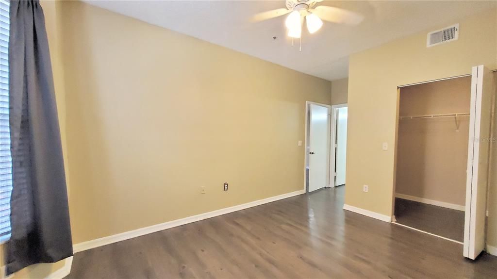 Active With Contract: $1,574 (2 beds, 2 baths, 1073 Square Feet)