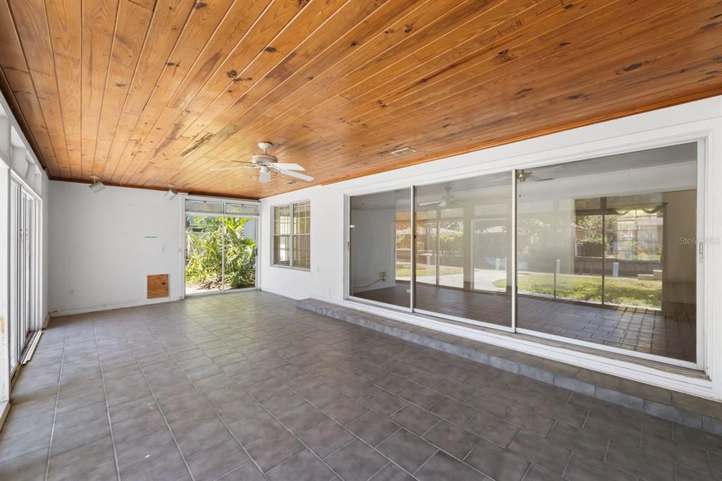 Active With Contract: $1,690,000 (3 beds, 3 baths, 2570 Square Feet)