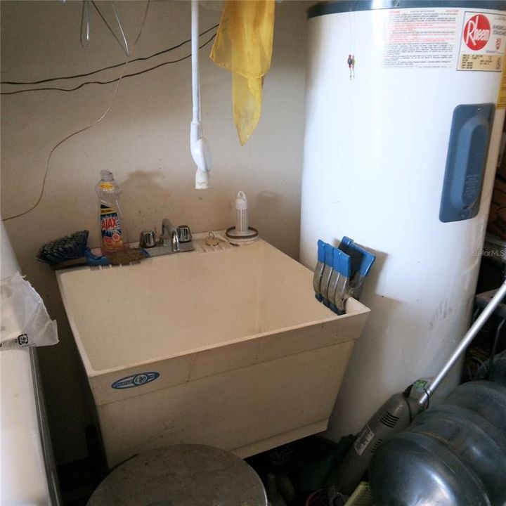 Utility Sink/Hot H2O Heater