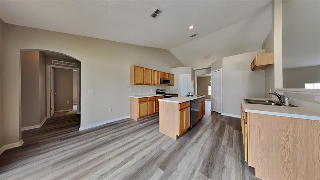 Active With Contract: $409,900 (4 beds, 2 baths, 2236 Square Feet)