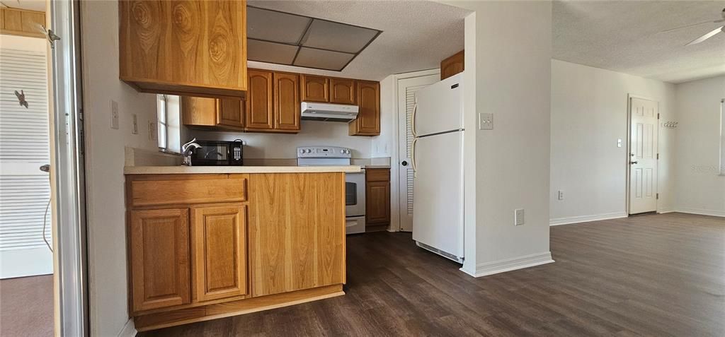 For Rent: $1,250 (2 beds, 2 baths, 919 Square Feet)