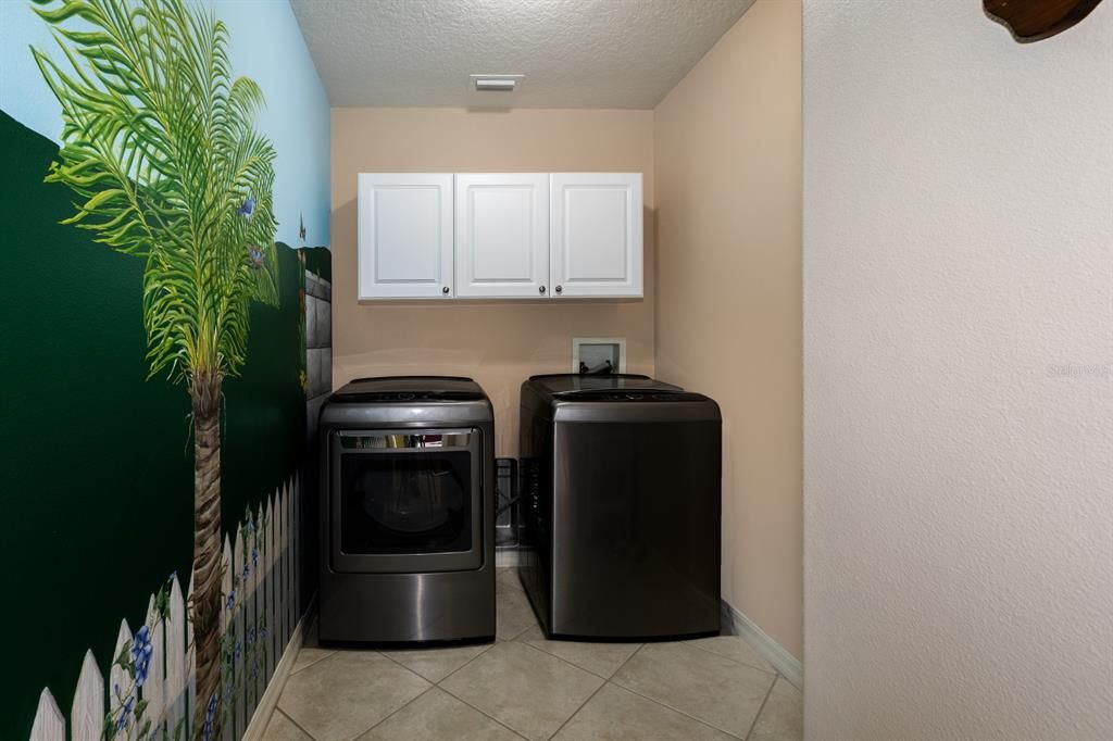 Active With Contract: $435,000 (3 beds, 2 baths, 2018 Square Feet)