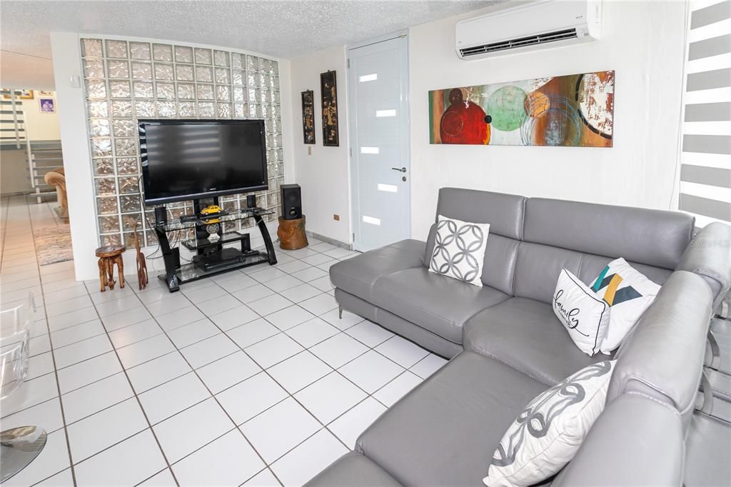 Vendido Recientemente: $450,000 (4 camas, 2 baños, 0 Pies cuadrados)