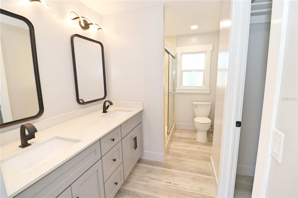 Active With Contract: $364,900 (2 beds, 2 baths, 1150 Square Feet)