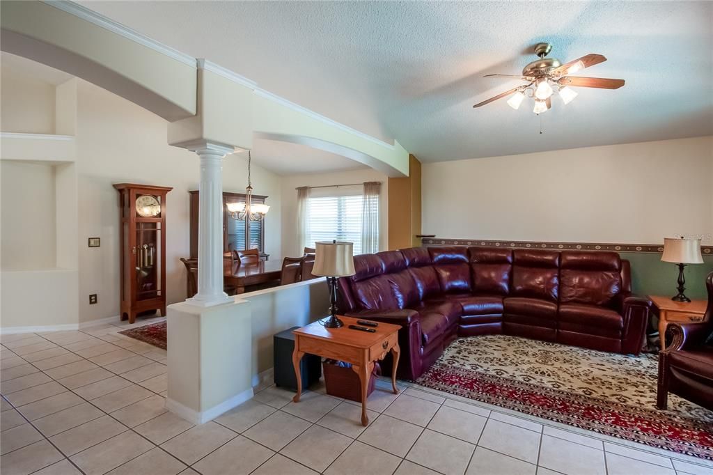 For Sale: $439,900 (4 beds, 2 baths, 1822 Square Feet)