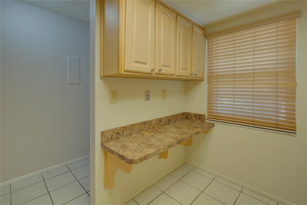 For Sale: $179,900 (2 beds, 2 baths, 935 Square Feet)