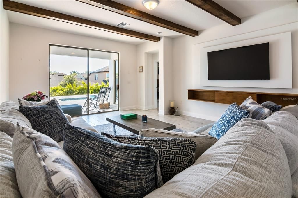 Active With Contract: $700,000 (4 beds, 3 baths, 2821 Square Feet)