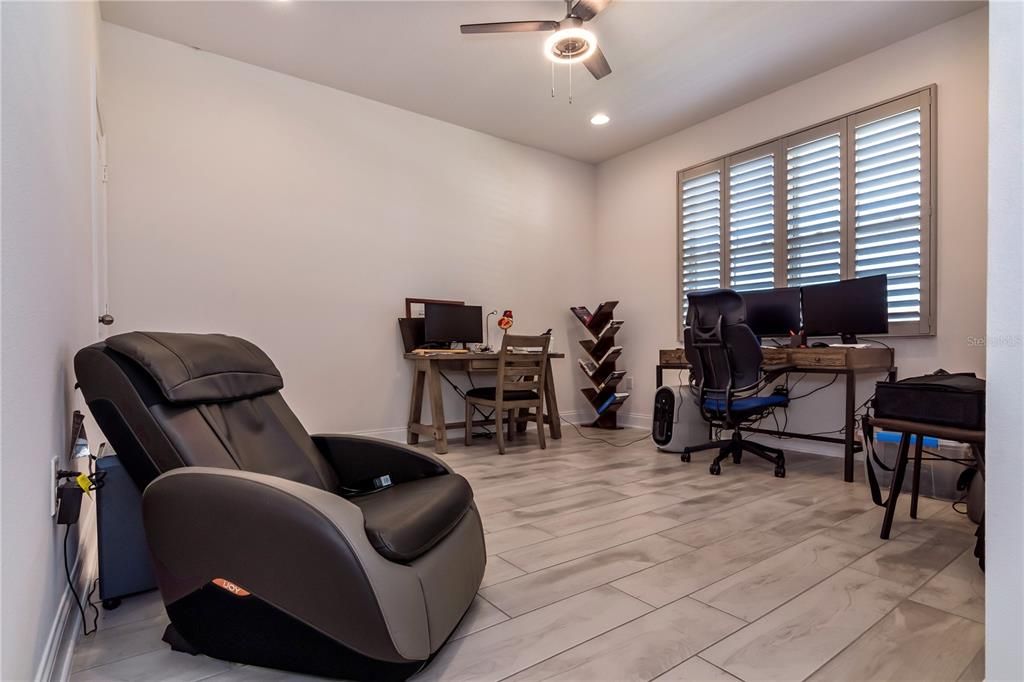 Active With Contract: $700,000 (4 beds, 3 baths, 2821 Square Feet)