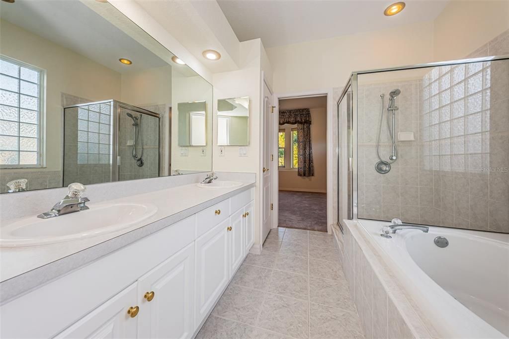 最近售出: $674,900 (3 贝兹, 2 浴室, 2057 平方英尺)