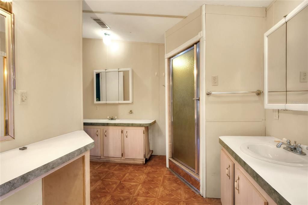 For Sale: $330,000 (4 beds, 2 baths, 1620 Square Feet)