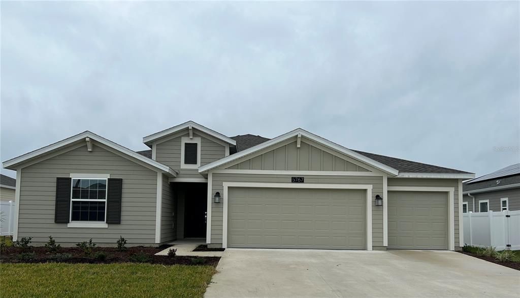 For Rent: $2,966 (4 beds, 3 baths, 2621 Square Feet)