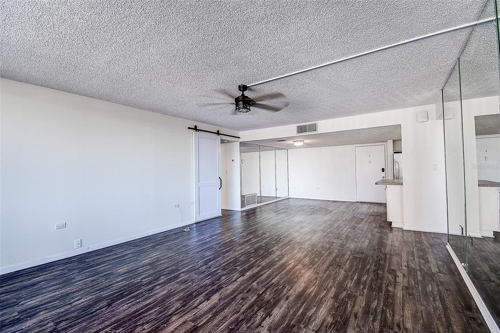 For Sale: $344,900 (2 beds, 2 baths, 1308 Square Feet)