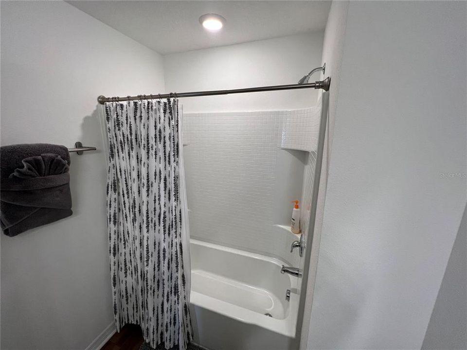 For Rent: $2,500 (3 beds, 2 baths, 1404 Square Feet)