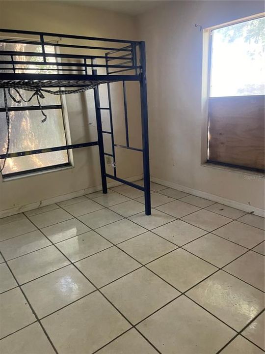 Active With Contract: $175,000 (2 beds, 1 baths, 792 Square Feet)