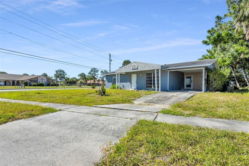 Active With Contract: $180,000 (2 beds, 2 baths, 1228 Square Feet)